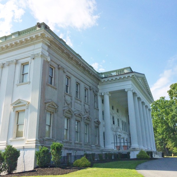 exterior1 Staatsburg